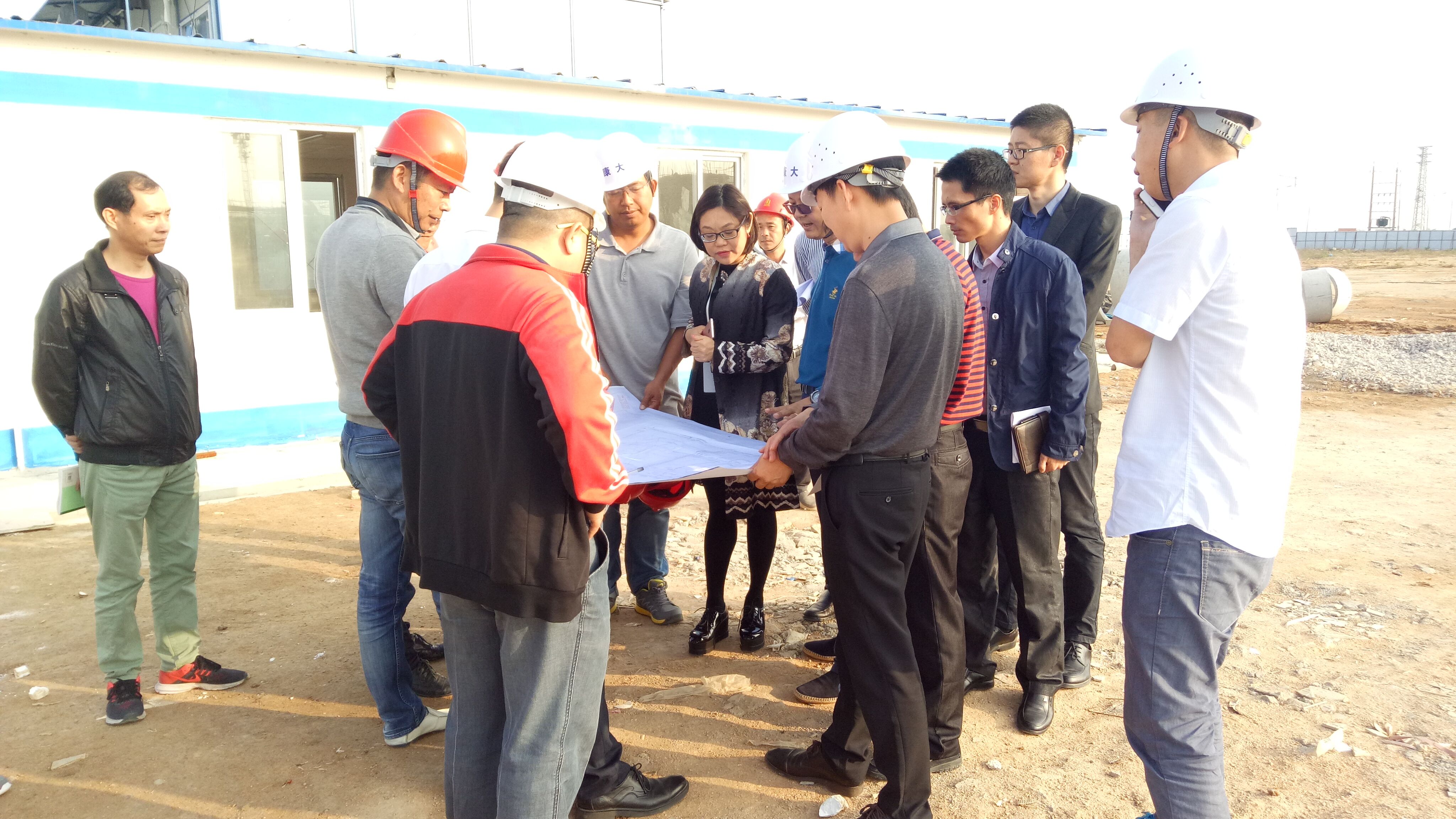 ��������ȫ���_չ��װ�ȫ��z��