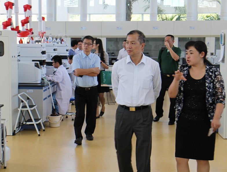 ��ɽ���^(q��)�c�B�Ƹ��_�l(f��)�^(q��)�ͽ����a(ch��n)�I(y��)�l(f��)չ�_(d��)�ɑ�(zh��n)�Ժ���