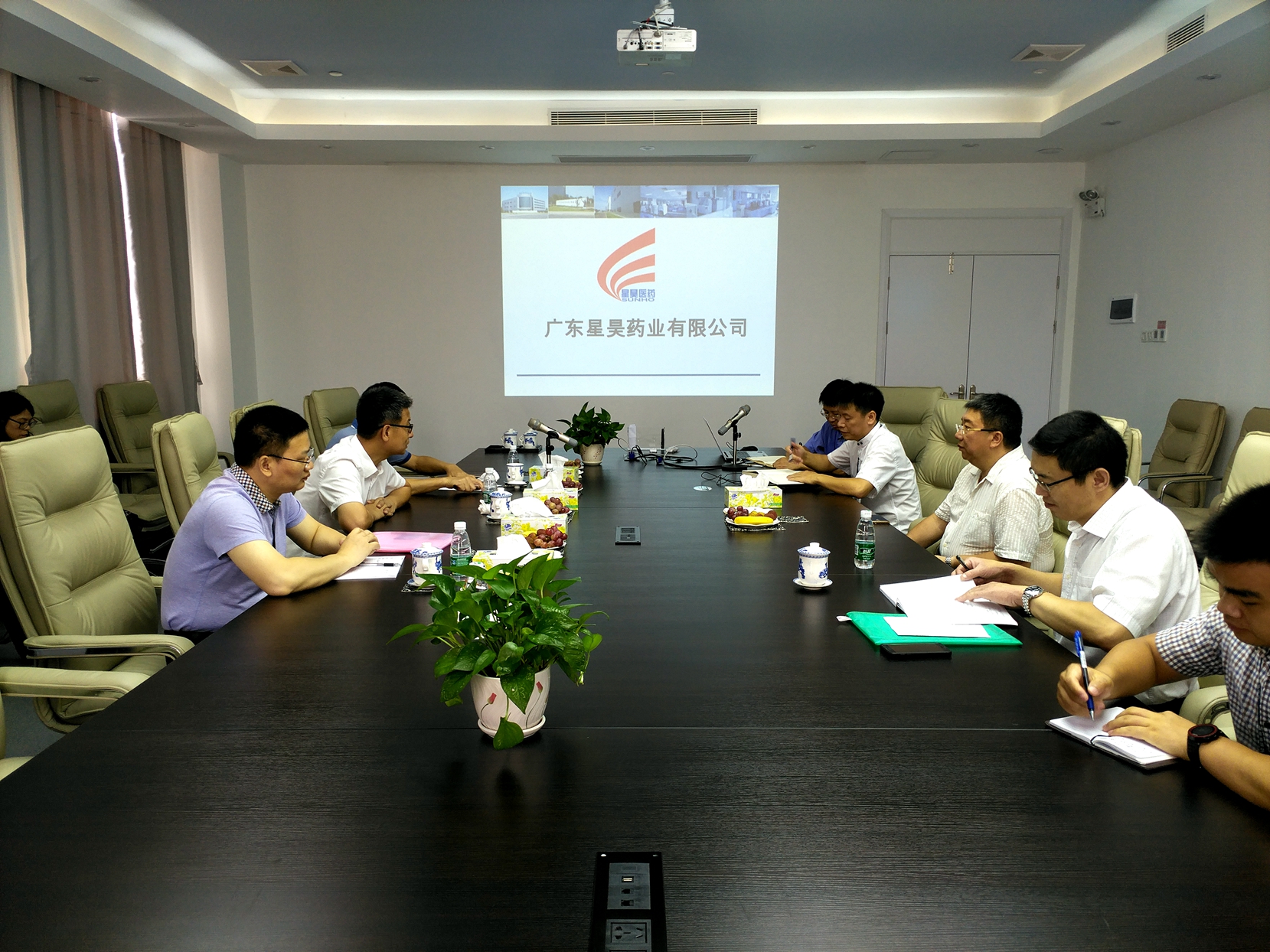 �����������L(zh��ng)�{(di��o)�����ˎ�I(y��)����ʾ�ӿ���_(t��i)ˎƷһ�����u(p��ng)�r(ji��)���(xi��ng)֧������