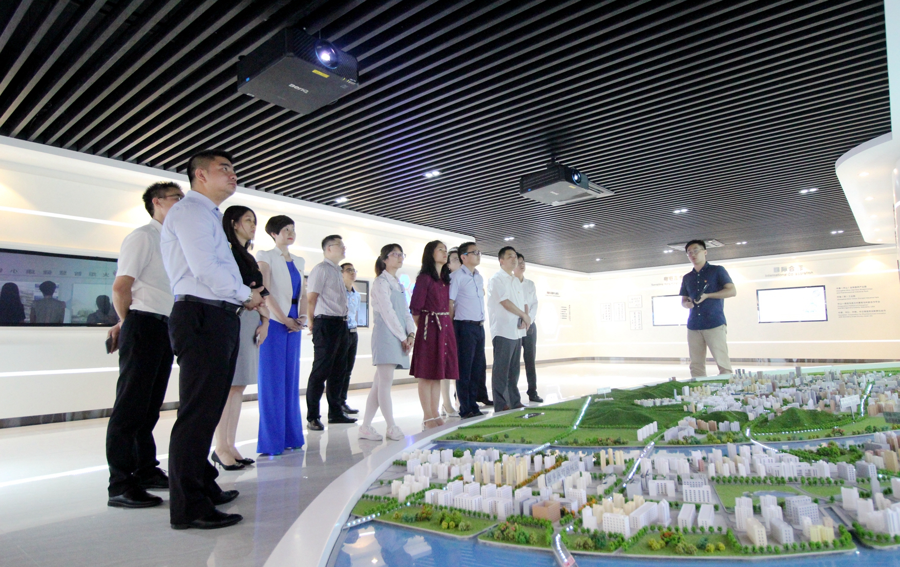 �y�б��U(xi��n)�I(y��)֧�ֽ����t(y��)ˎ�a(ch��n)�I(y��)�l(f��)չ������ɽ�y���O(ji��n)�־��{(di��o)�н�������